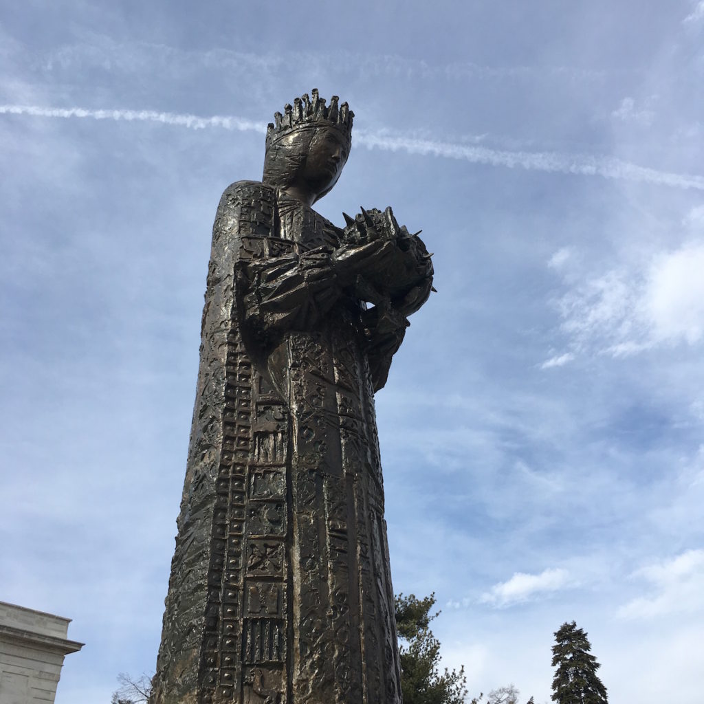 OAS Queen Isabella of Spain statue