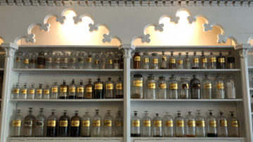 Stabler-Leadbeater Apothecary Museum - medicine bottles